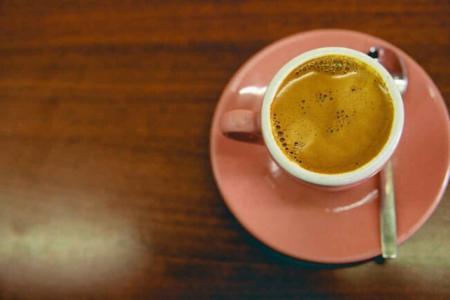 remover la crema del espresso