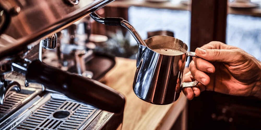 Purgar La Lanceta De Vapor De La Cafetera